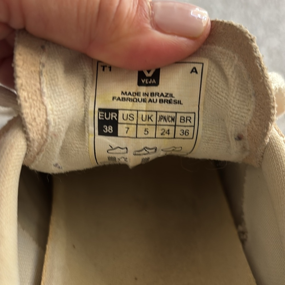 Veja women’s shoe size 7 - Picture 8 of 8